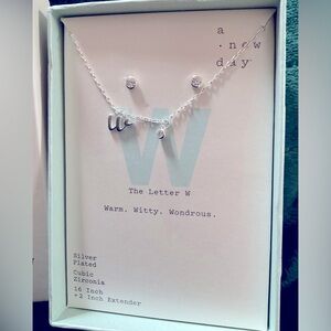 A NEW DAY Cubic Zirconia Silver Neclace & Earring set NWT in gift box letter W